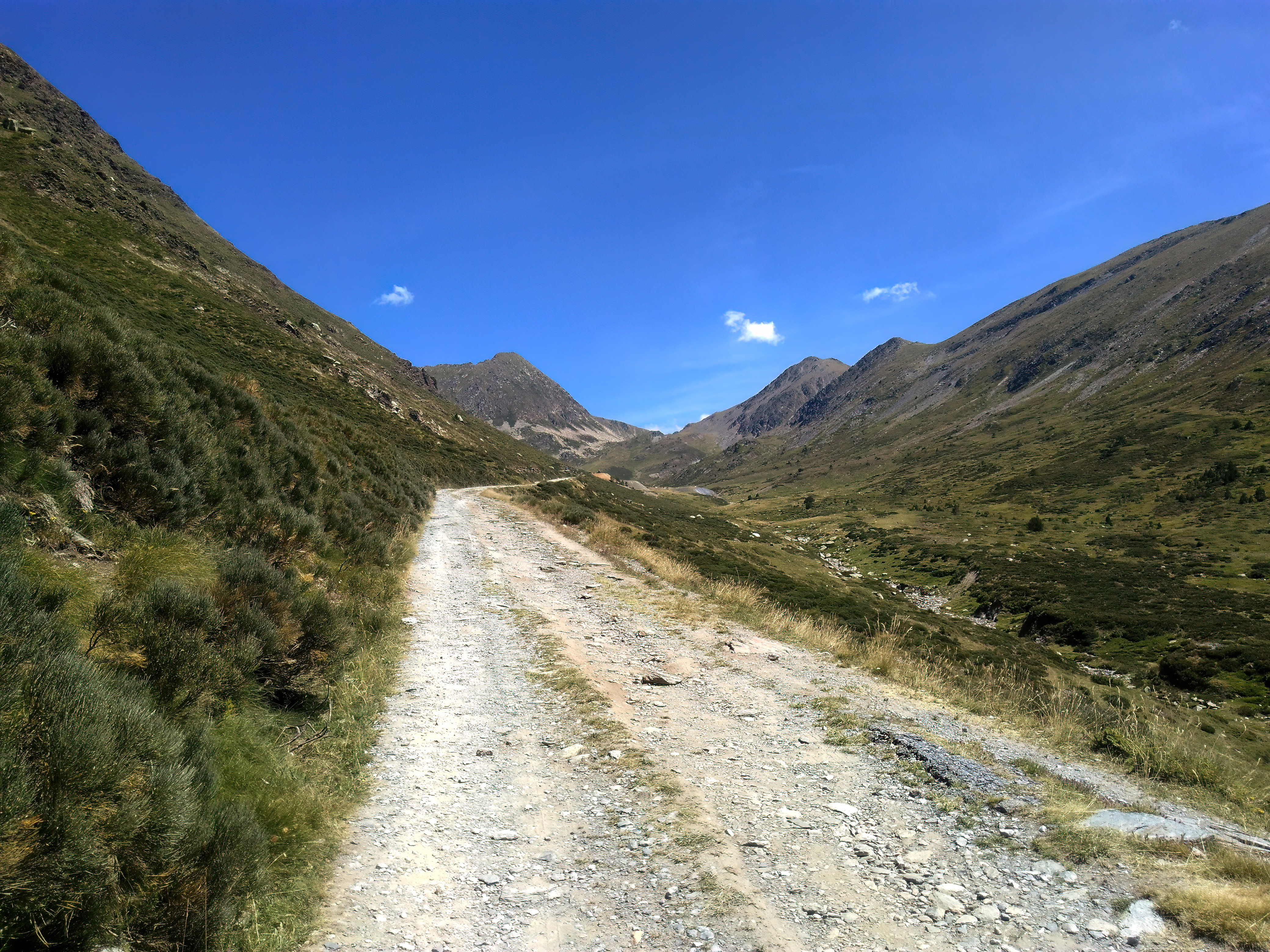 La grande montée au Col de Puymorens vers Portella de la Coma d'en Garcia